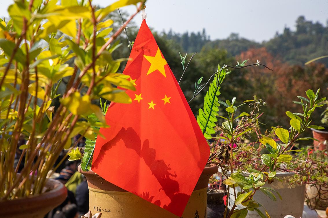 中國鄉(xiāng)村旅游新殺出一匹“黑馬”，人們都往這跑，深秋旅游真火爆